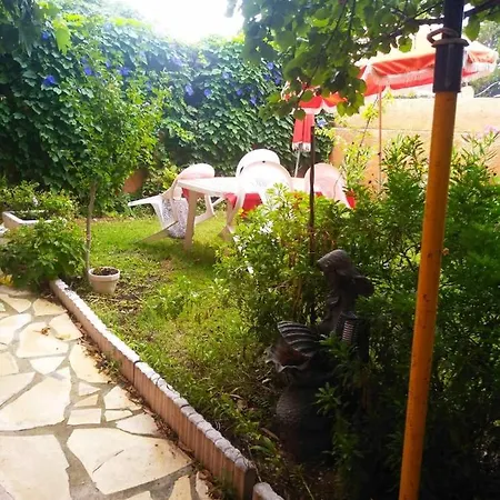 L'accueillante Maison 아파트 아그